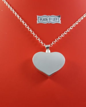 Colgante para cenizas con forma de corazon hecho en plata de primera ley