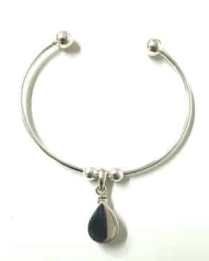 Pulsera de plata con lágrima